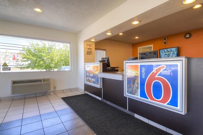 Motel 6 Las Vegas, NV – I-15 Stadium