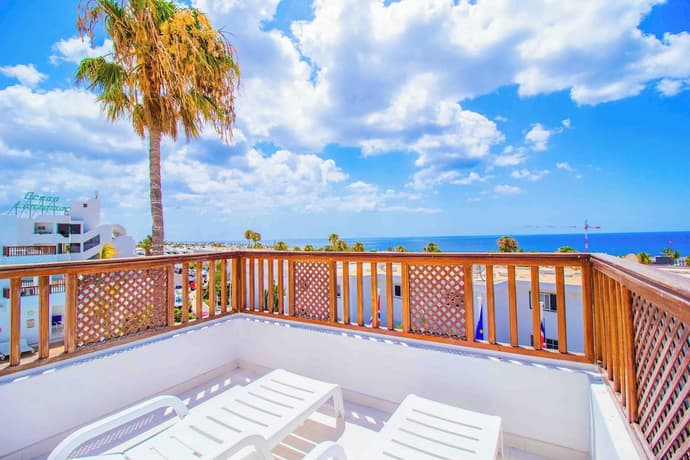 Vista Mar, Primary image