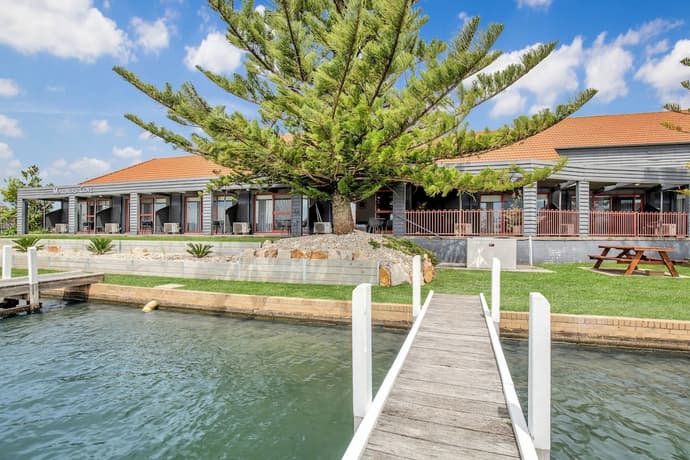Mariners Cove at Paynesville Motel & Apartments