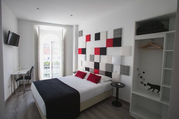 Thomar Story, Primary image