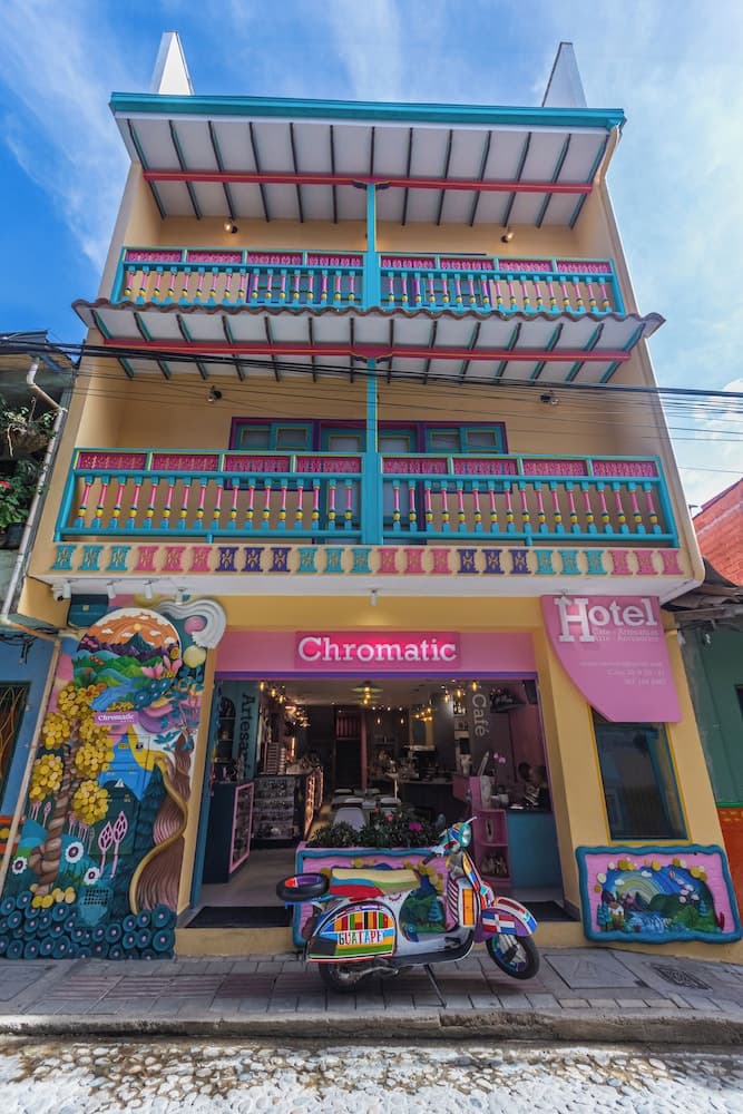 Hotel Chromatic