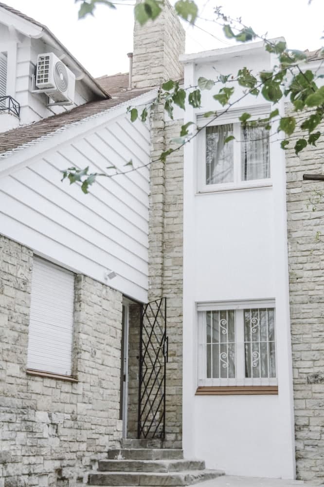 Anden Aristides, Primary image