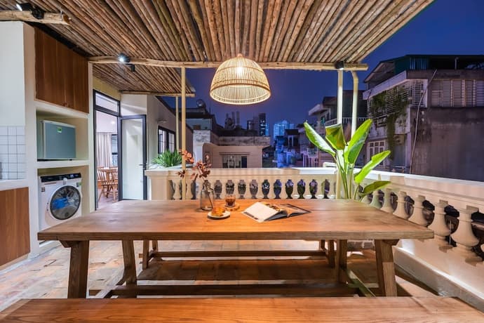 HOME KEY with Rooftop Garden and Egg Coffee