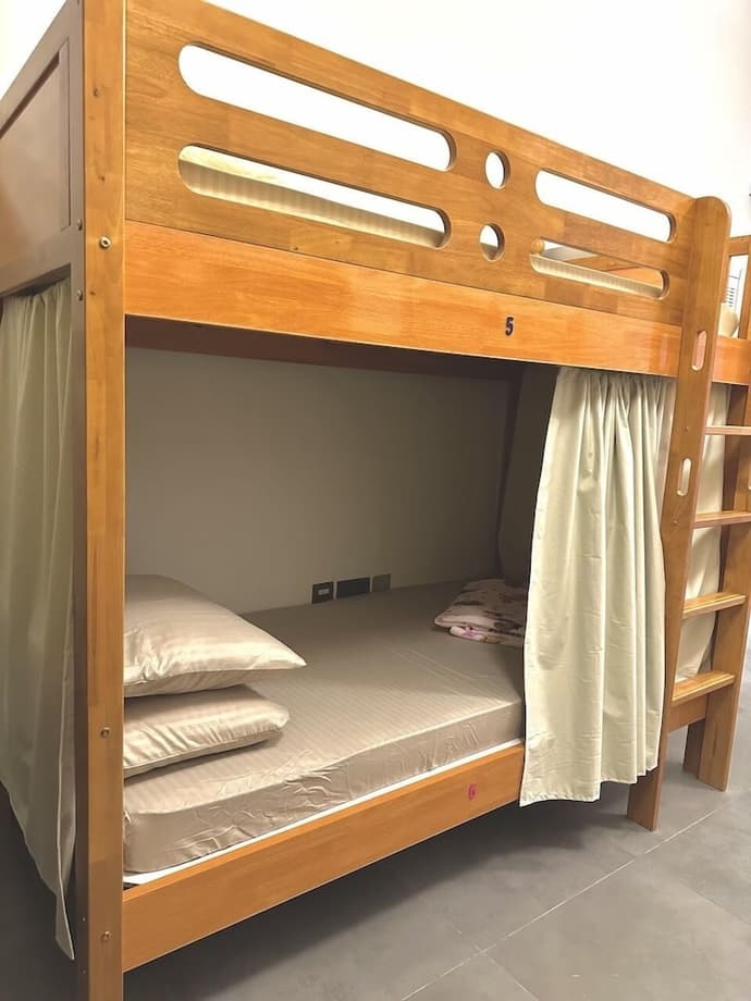 Lakeside Hostel Downtown