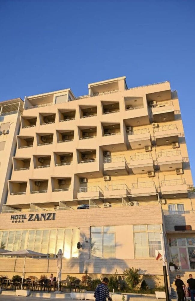 Hotel Zanzi, 