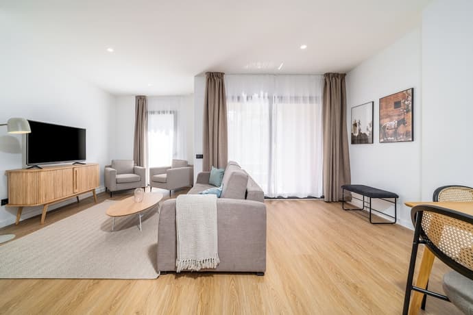 Limehome Barcelona Plaça Pirineus