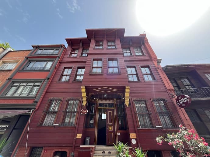 Le Safran Hotel, Primary image