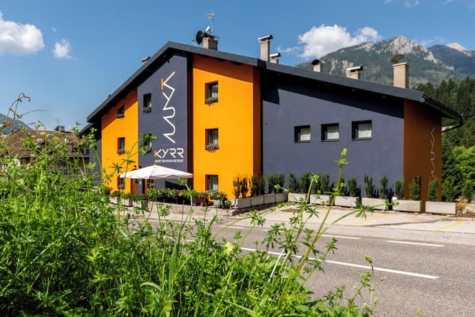 Kyrr Smart Mountain Retreat