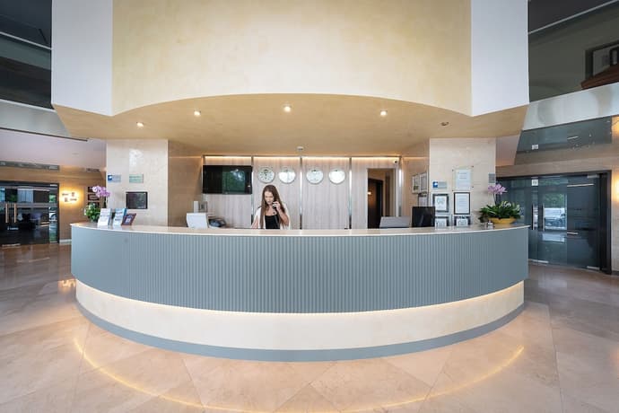 Bucharest Unirii Square - Handwritten Collection, Reception