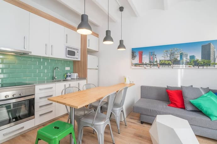 Fira POP 2 Modern Balcony by Myrentalhost, Room