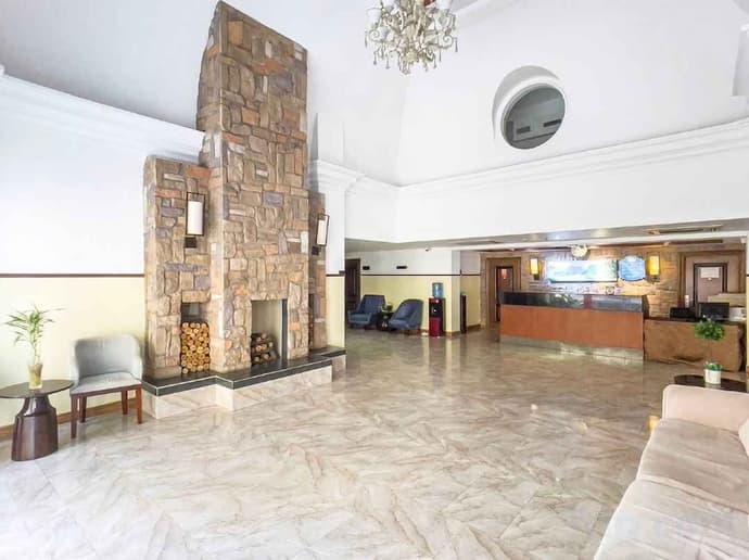 Sky City Hotel, Lobby