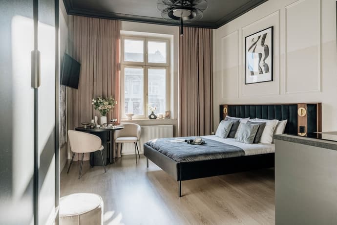 The Garden Collection, Primary image