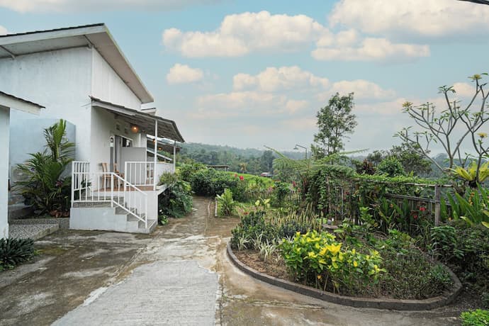 Santya Loka Lodge & Twin Waterfall