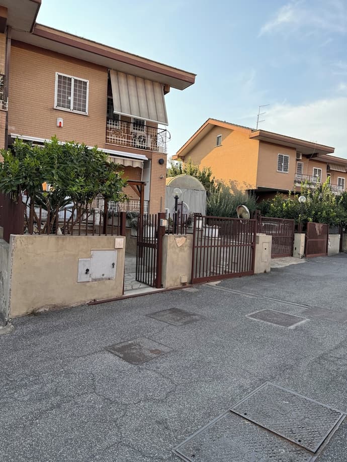 la villetta fiera airport