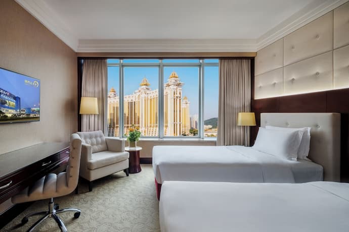 Broadway Hotel, Primary image