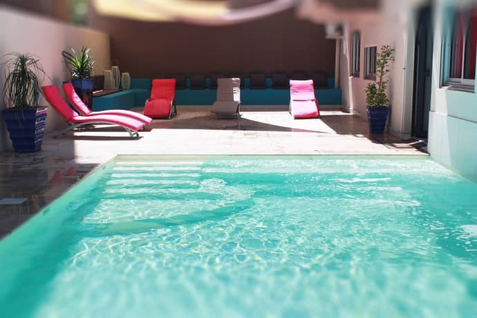 Hotel Select, Primary image