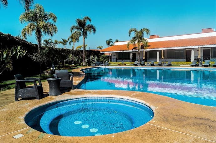 Hotel Ecce Inn & Spa