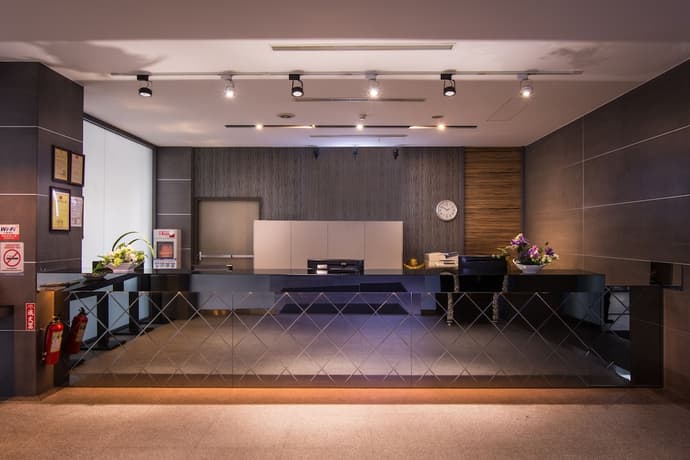 Walker Hotel - Zhengyi, Interior entrance