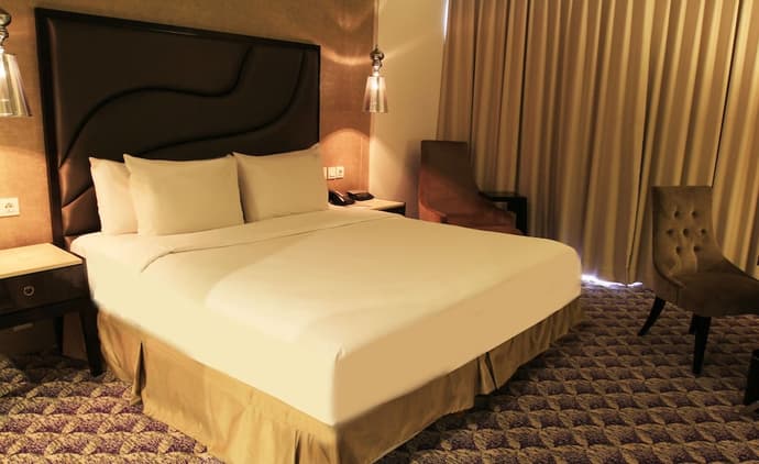 Nemuru Grand Bellevue Radio Dalam