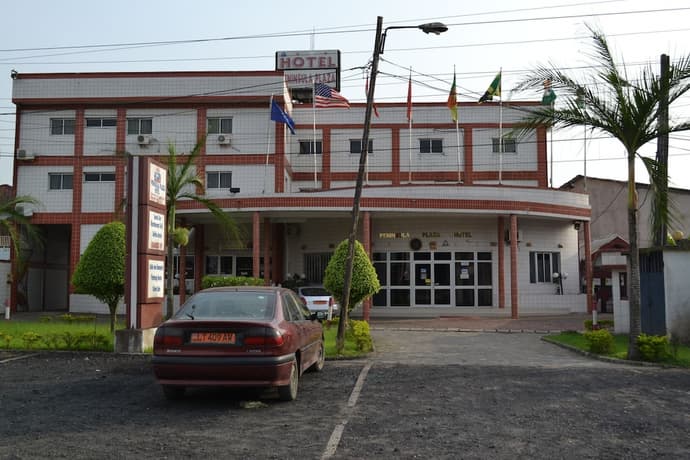 Peninsula Plaza Hotel, Primary image