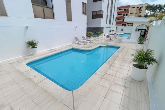 Hotel Axis Inn By GEH Suites