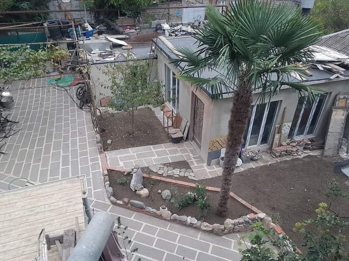 Romson Tbilisi, Primary image