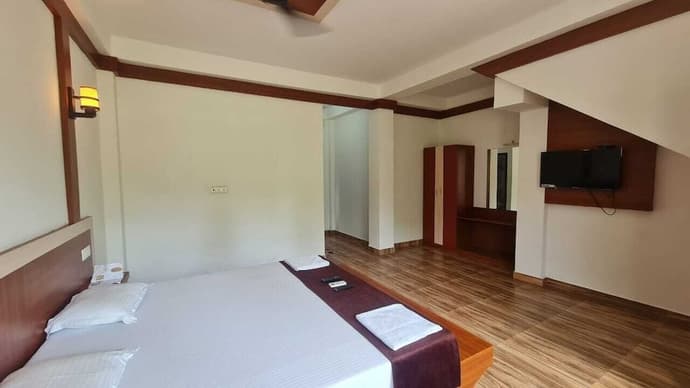 Hotel Exotica Squares Beach Resort