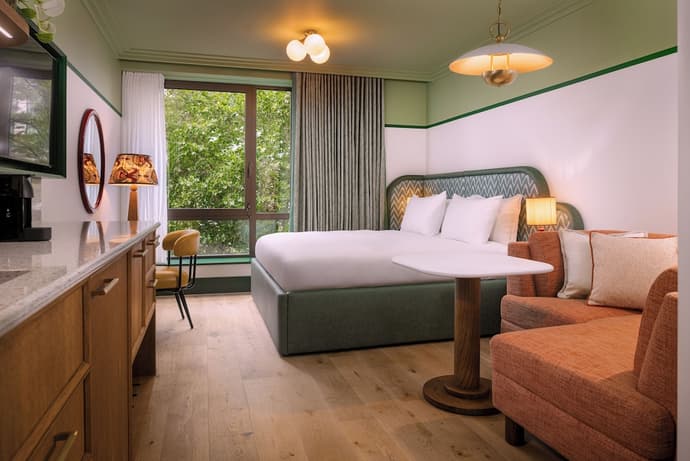 The July London Victoria