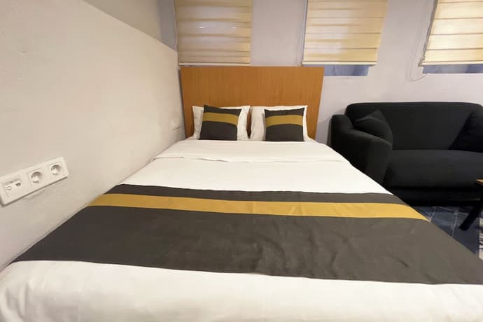 Charming studio apt with fast WiFi and AC near Nisantasi and Taksim #101