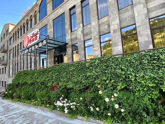 Mina Hotel