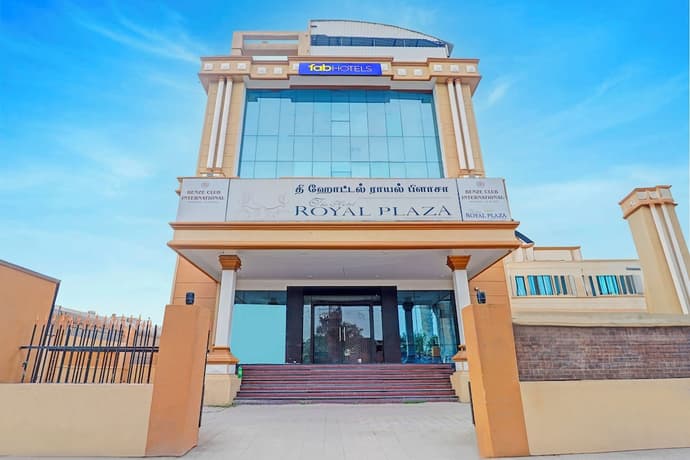 Fabhotel The Royal Plaza