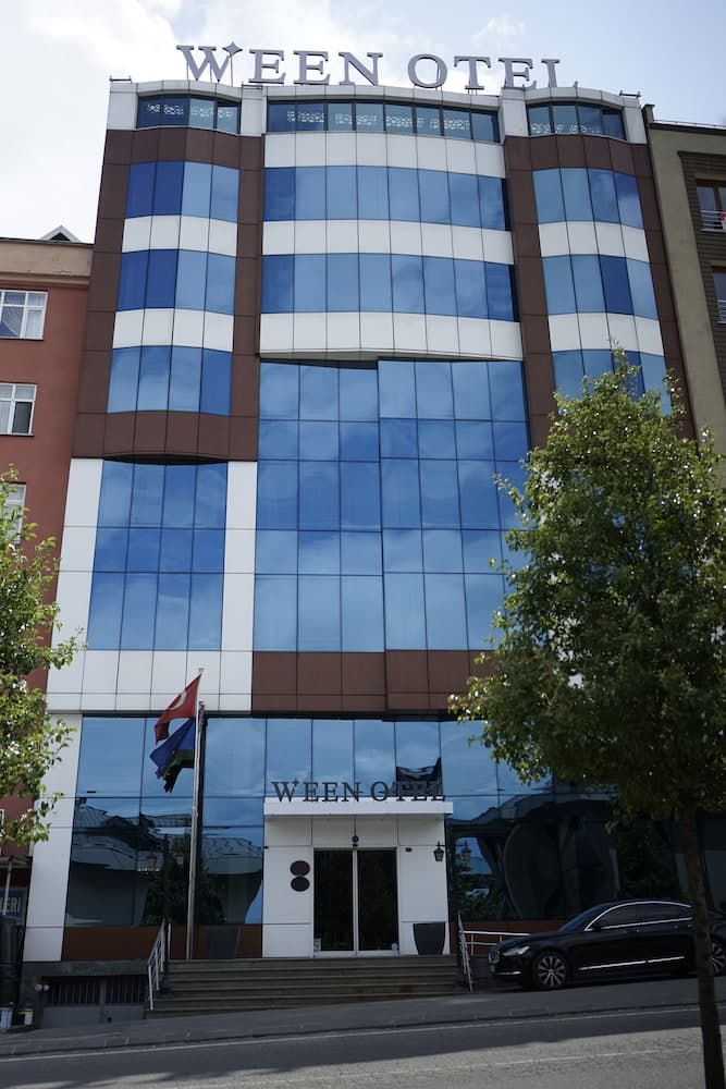WEEN OTEL, Primary image
