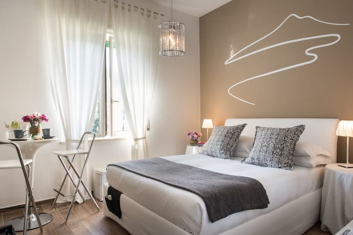 La Maison des Tout le Monde, Primary image