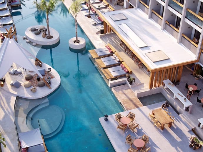 The Syntopia Hotel, Primary image