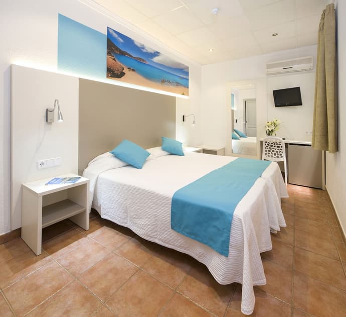 Hostal Residencia Adelino