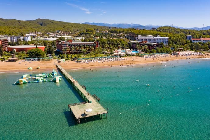 AQI Pegasos Club, Primary image