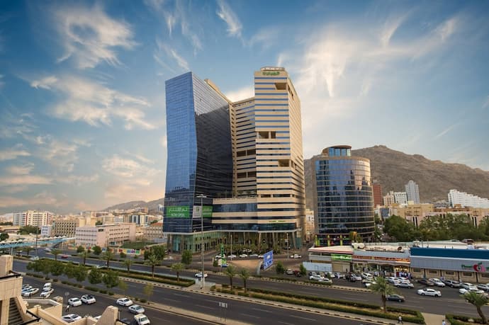 Makkah Al Aziziah, Primary image