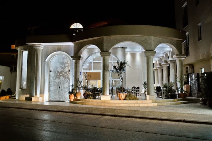 Hotel Flowers, Primary image