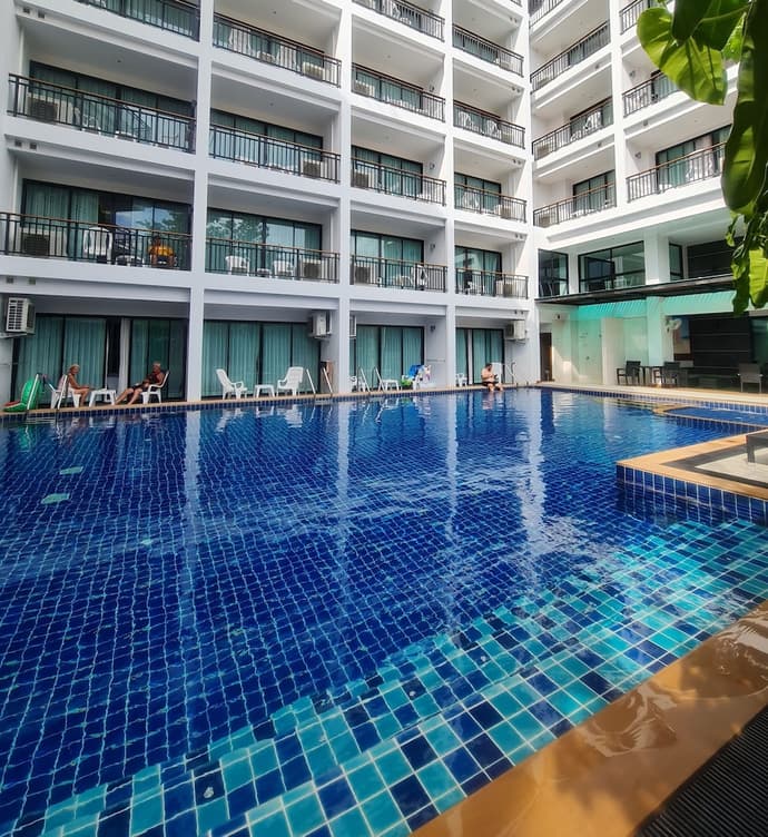 Paripas Patong Resort