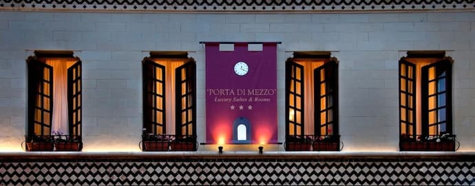 Porta Di Mezzo Luxury suites and rooms