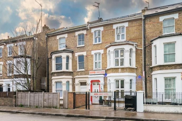 Abbey Hotel Shepherd's Bush, Primary image