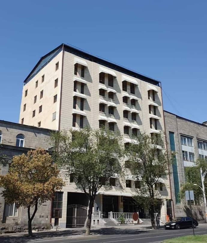 Felinger, Primary image