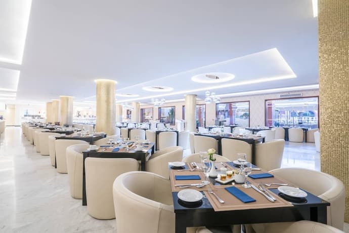 Savoy Le Grand Hotel, Primary image