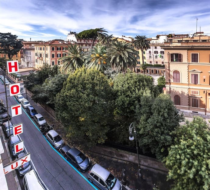 Raeli Hotel Lux, Primary image