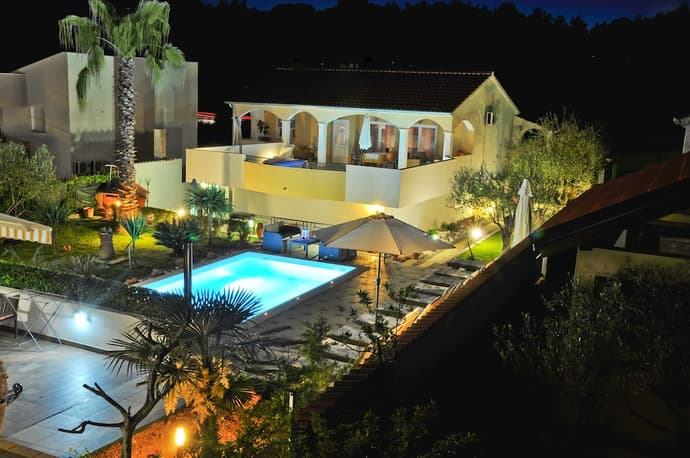 Villa Vanilla with Heated Pool, Primary image
