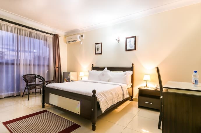 Marie's Royale Hotel, Primary image