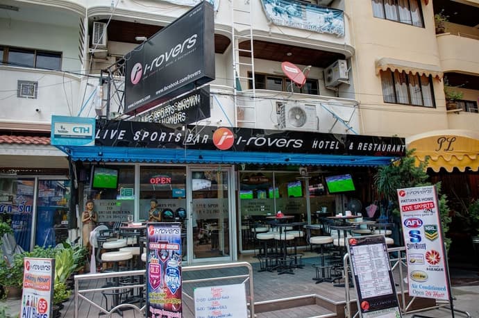 I-Rovers Sports Bar & Guesthouse
