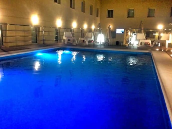 Checkin Urban Nevada, Primary image