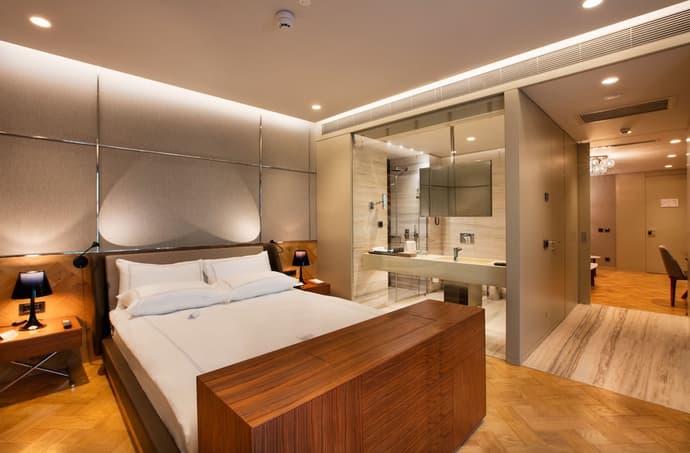 Fer Hotel, Primary image