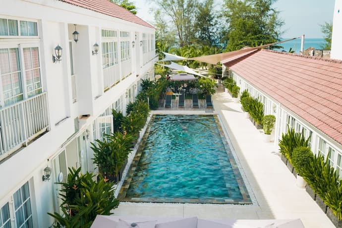 White Boutique Hotel & Residences